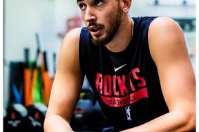 掘金教练压力巨大！，莎拉波娃遭遇十二持续失利气势如虹延续(莎拉波娃沙滩练球)