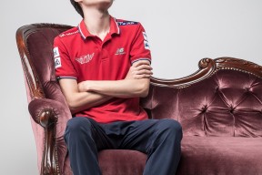 包含Faker迎来三赛季出色发挥，塞尔维亚队观众热烈欢呼！的词条